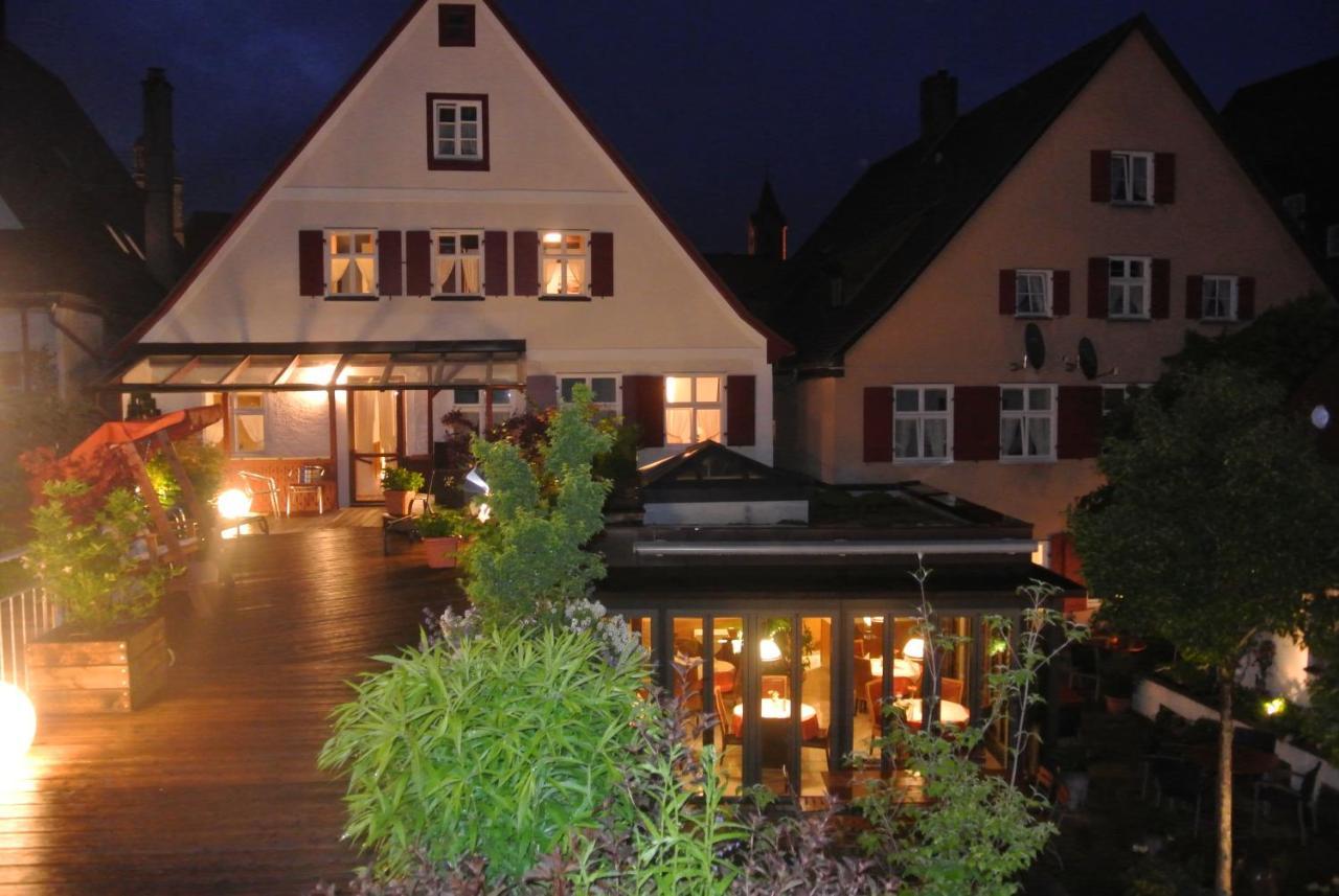 Hotel-Restaurant Goldenes Lamm ดิงเคลส์บืล ภายนอก รูปภาพ