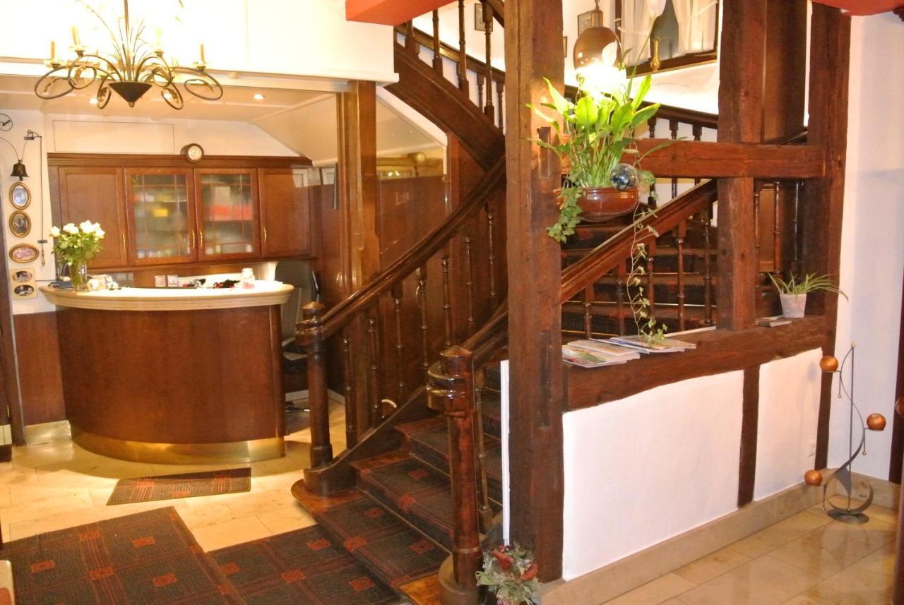 Hotel-Restaurant Goldenes Lamm ดิงเคลส์บืล ภายนอก รูปภาพ