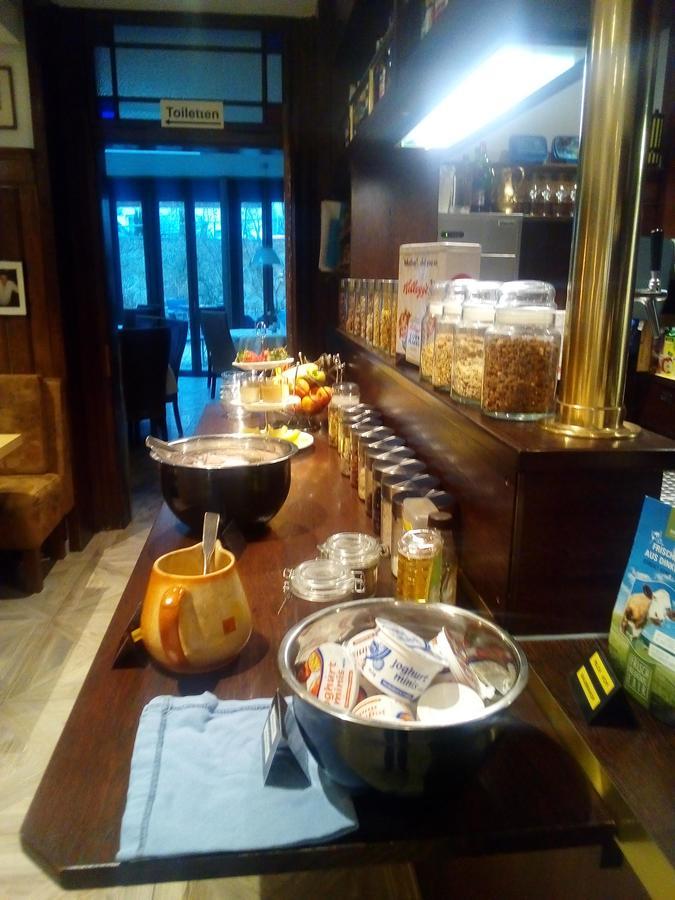 Hotel-Restaurant Goldenes Lamm ดิงเคลส์บืล ภายนอก รูปภาพ