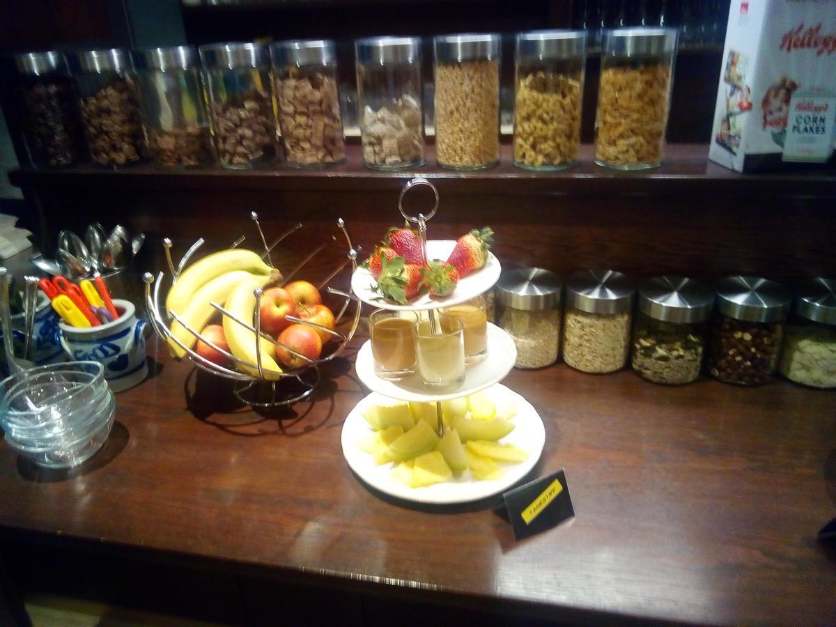 Hotel-Restaurant Goldenes Lamm ดิงเคลส์บืล ภายนอก รูปภาพ