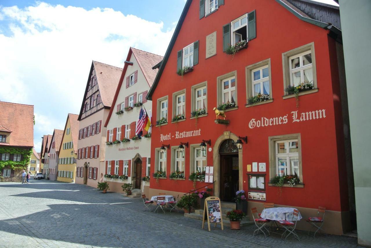 Hotel-Restaurant Goldenes Lamm ดิงเคลส์บืล ภายนอก รูปภาพ